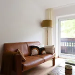 Cosy & Style - Next To Liftstation Apartment